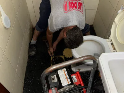 Desobstrucción de cañerías con máquina en Montevideo